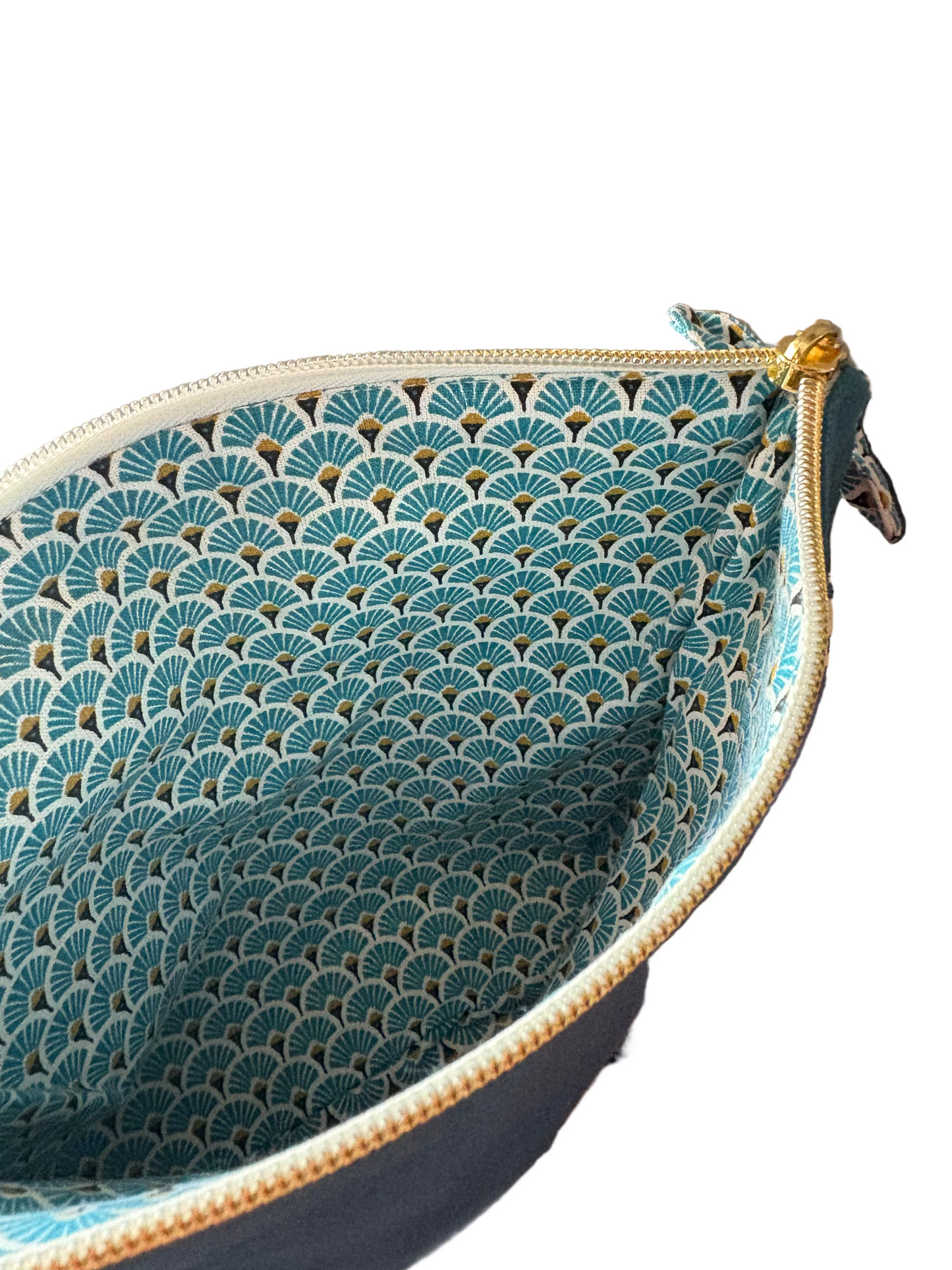 Trousse turquoise et éventails