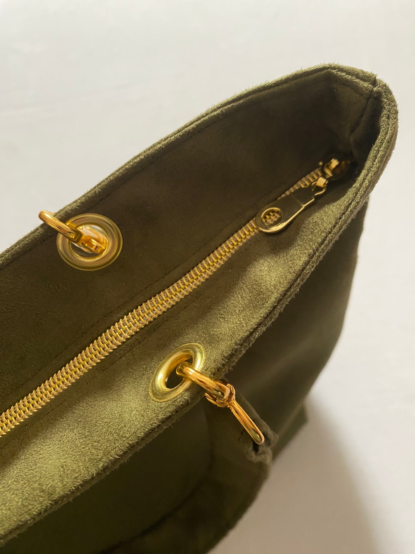 Sac à main en suédine kaki Clématite