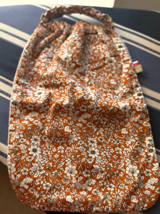 Bavoir élastiqué doublé éponge