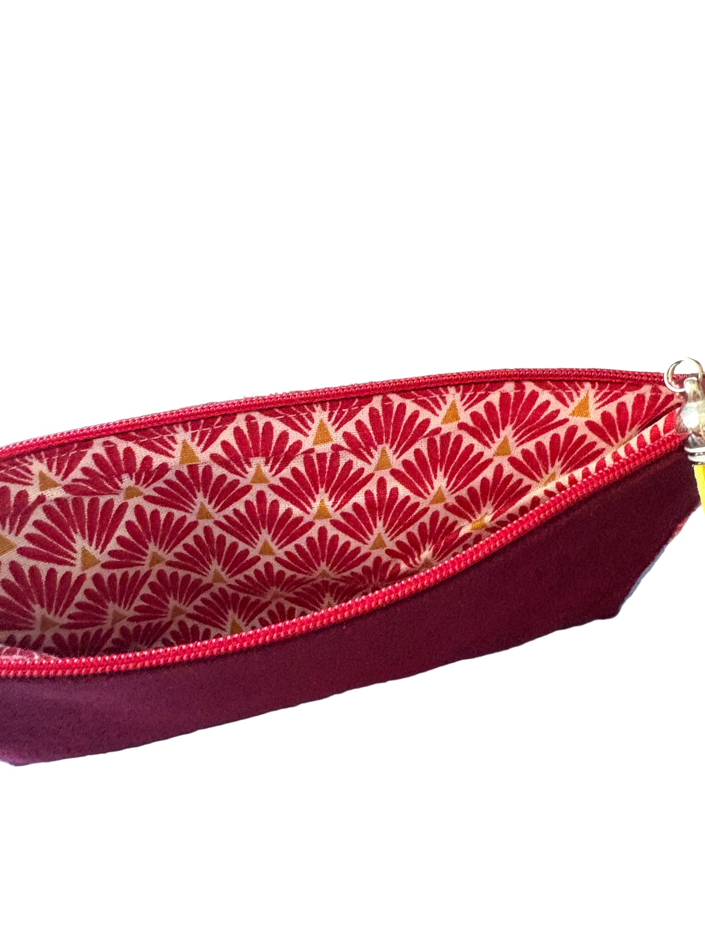 Mini pochette violette et écailles