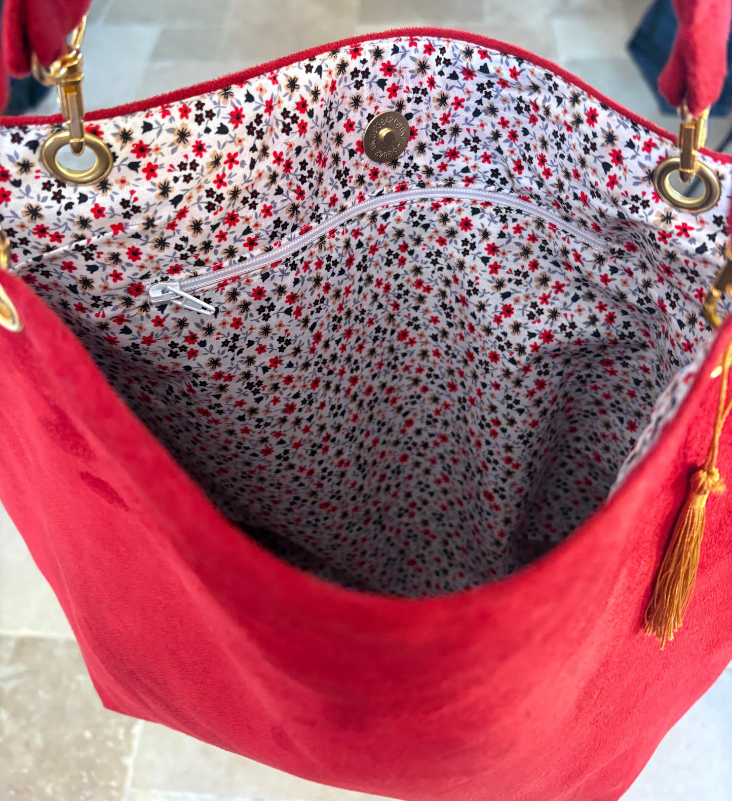 Sac cabas rouge intérieur fleuri