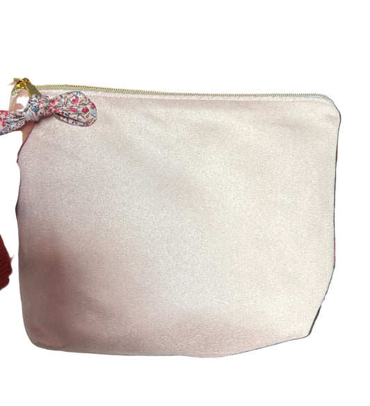 Trouse rose pâle et fleurie