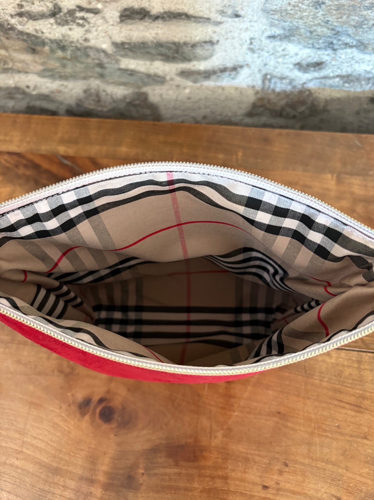 Trousse en suédine rouge