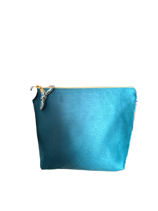 Trousse turquoise et éventails